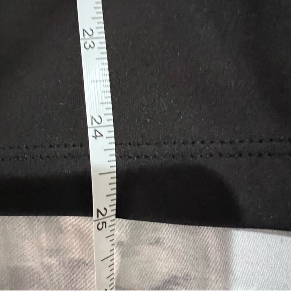 Izod Perform Fitness V Neck Sport Shirt - Large - Picture 10 of 10